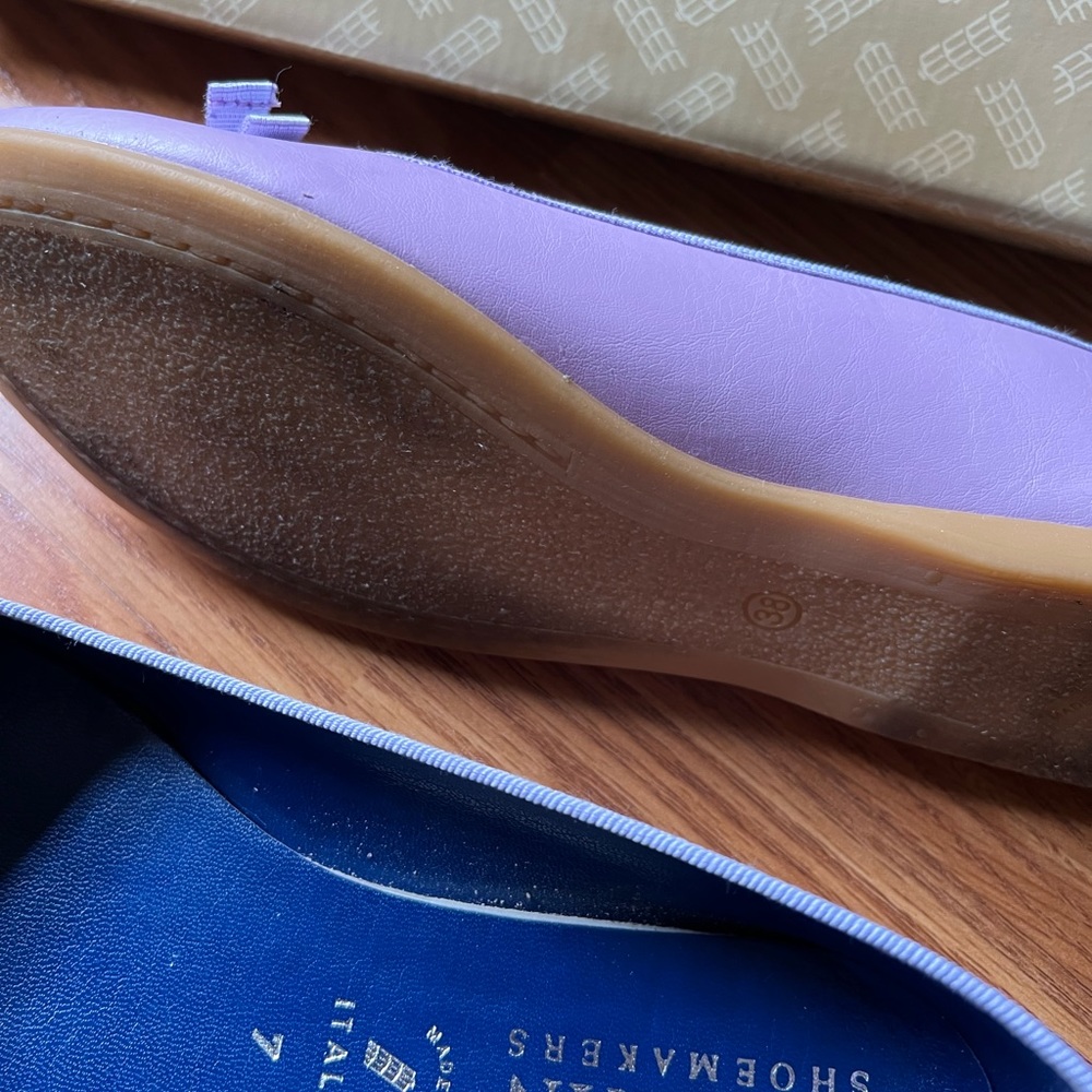 Women flat shoes size 7 good condition used twice